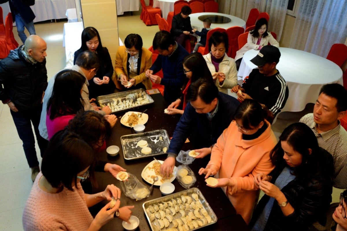 包饺子
